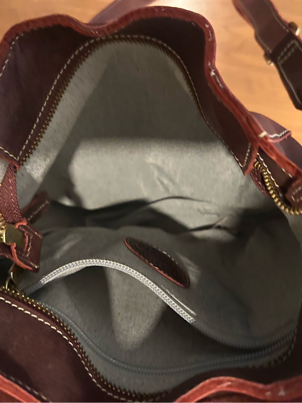 Leather bag from Roots - Picture 6 of 6